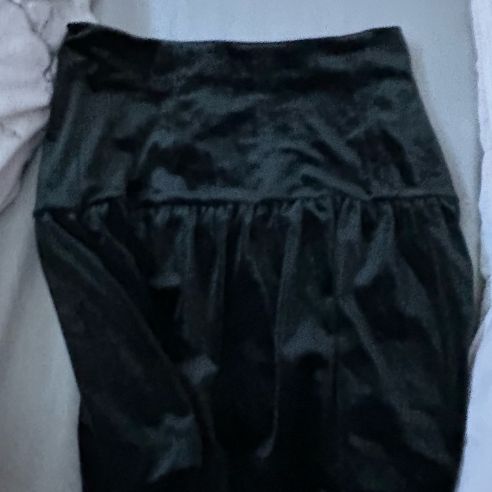 black skirt